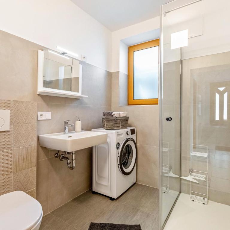 Schwarm Haus Apartment Saalfelden - Two-Bedroom Deluxe Apartment with Garden View - 22