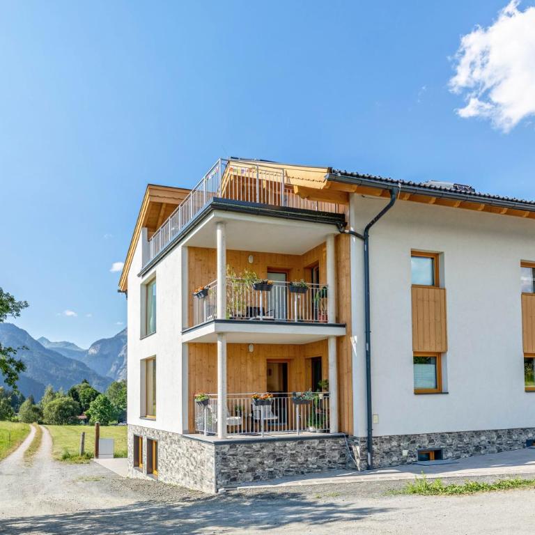 Schwarm Haus Apartment Saalfelden - Two-Bedroom Deluxe Apartment with Garden View - 1
