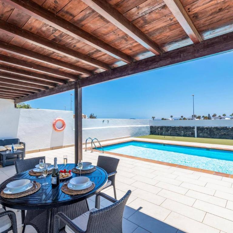 Villa Ramon by Villa Plus - Villa - 17