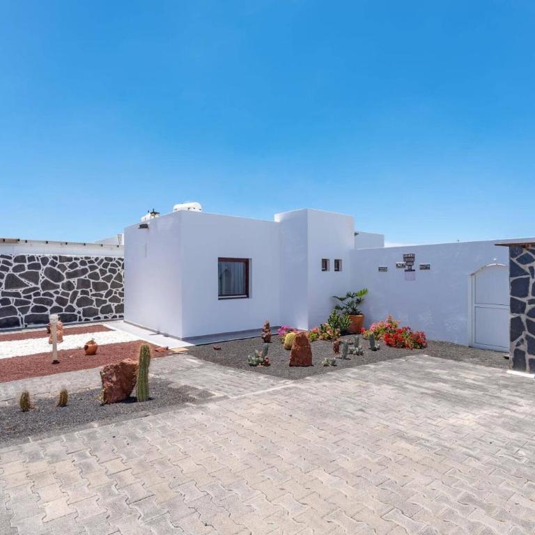 Villa Ramon by Villa Plus - Villa - 23