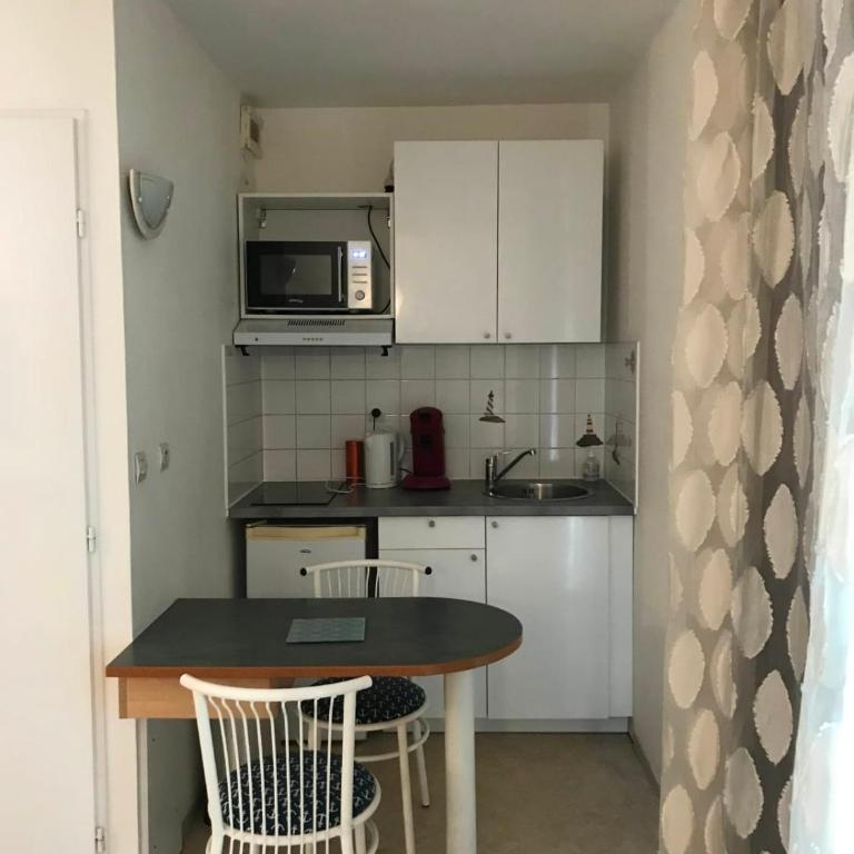 Appartement avec balcon et piscine partagée - Appartement - 11