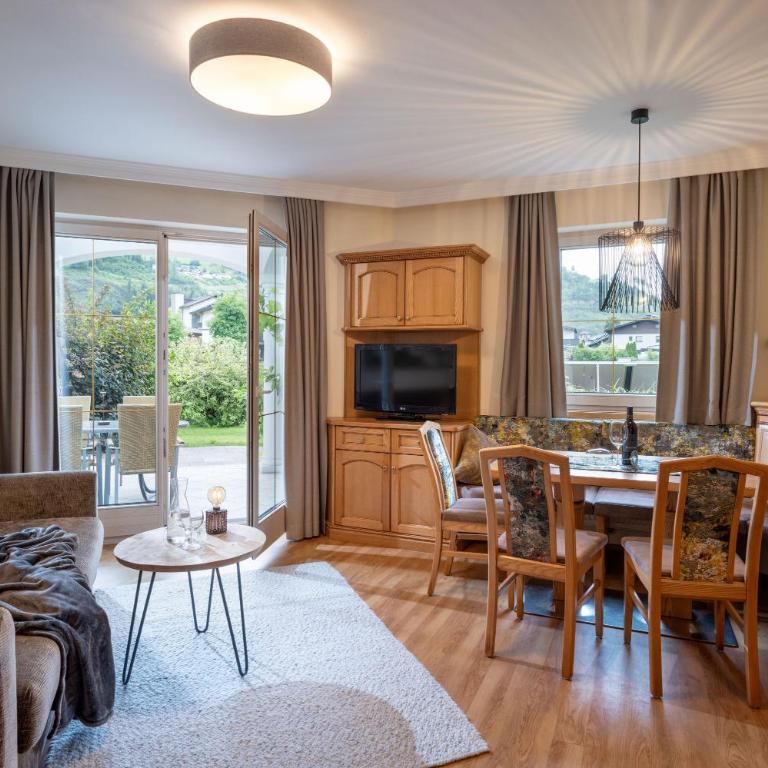Alpenresidenz-Sonnwend - Wellness Apartments nahe Zillertal Arena - Apartment mit 1 Schlafzimmer - 1