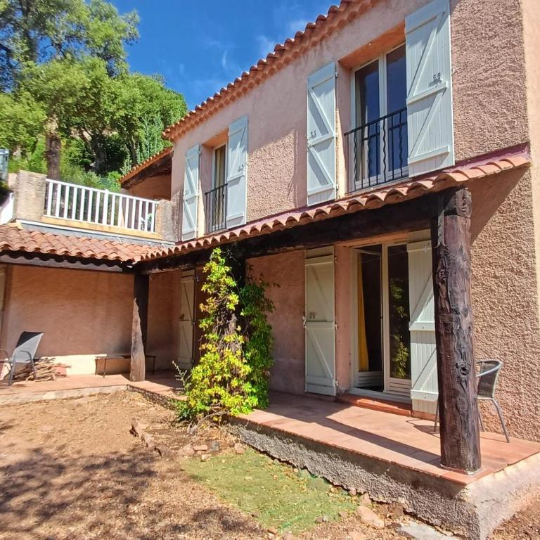 Family villa in wooded estate near the sea - Ferienhaus - 23