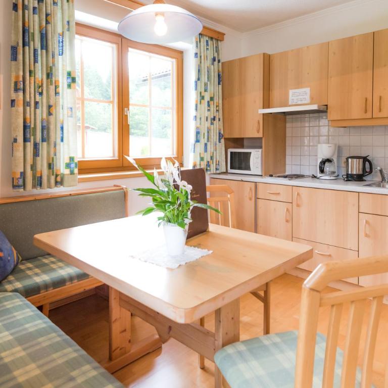 Pension- Appartement Kristall - Familienapartment mit 2 Schlafzimmern und Aussicht - 5