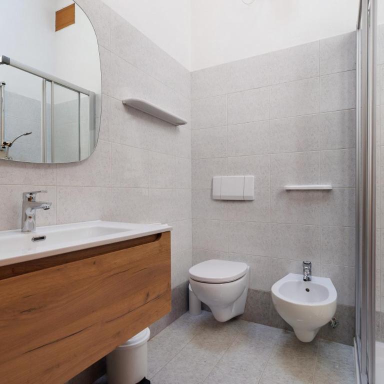 Casa Serena&Giacomo - Appartamento Deluxe con 2 Camere da Letto e Vista Giardino - 9