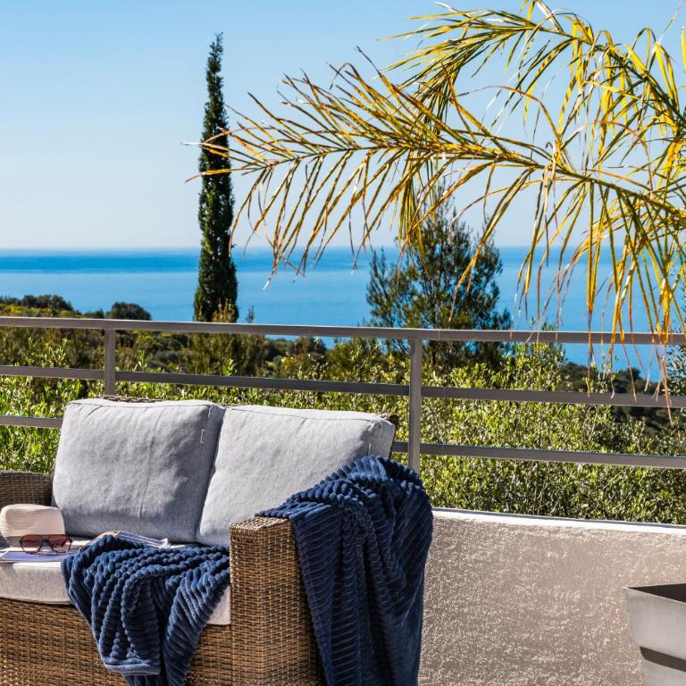 Sunny Seabreeze Villa, Eze, pool close to Monaco - Villa with Private Pool - 20