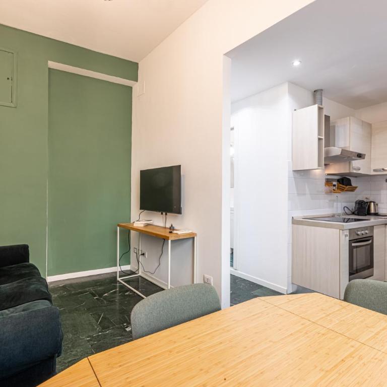 Walk to Duomo - Unione Central Apartment - Two-Bedroom Apartment - 19
