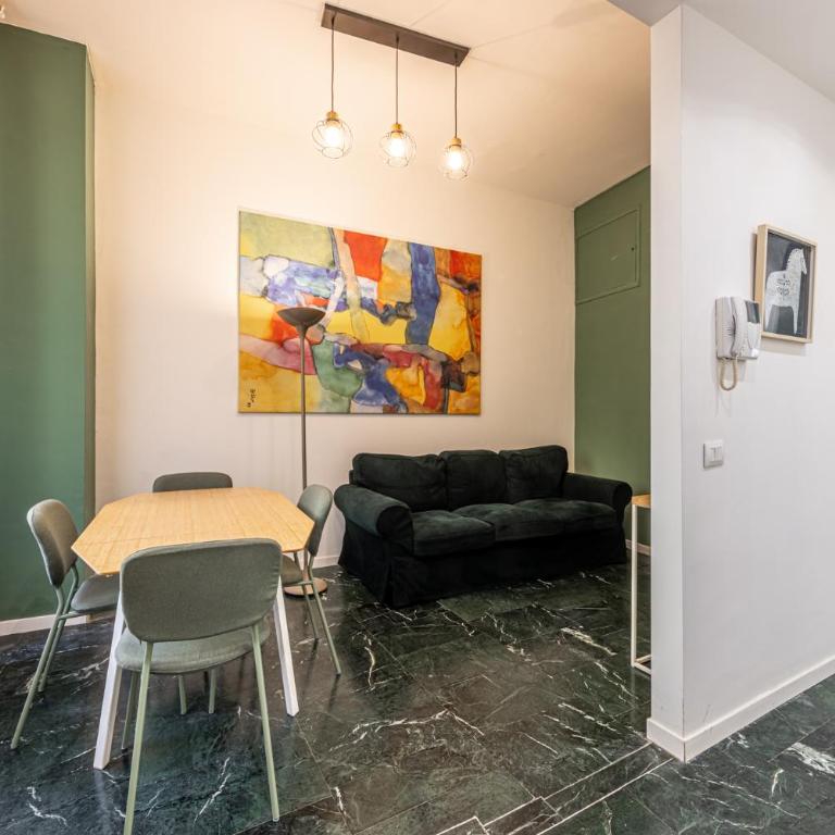 Walk to Duomo - Unione Central Apartment - Two-Bedroom Apartment - 16