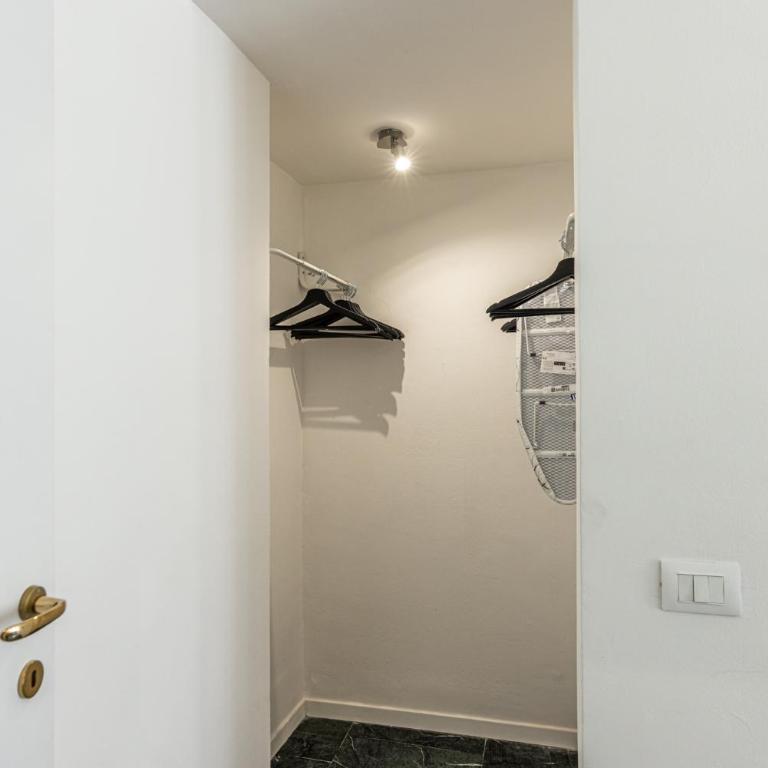 Walk to Duomo - Unione Central Apartment - Two-Bedroom Apartment - 14