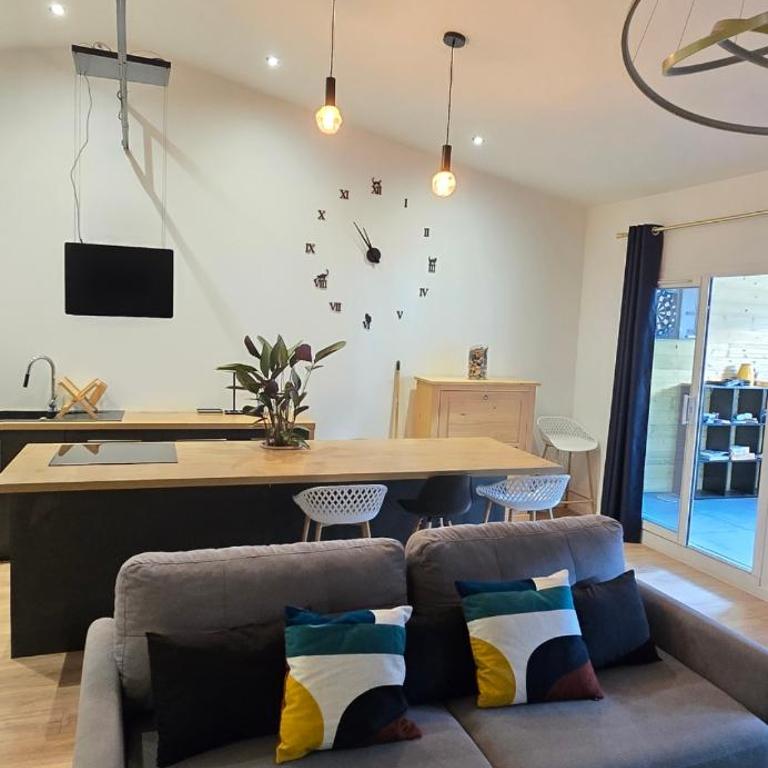 TheSecret 8 couchages, Sanctuaires et gare 5mn Climatisé , salle de sport terasse - Appartement 2 Chambres - 40