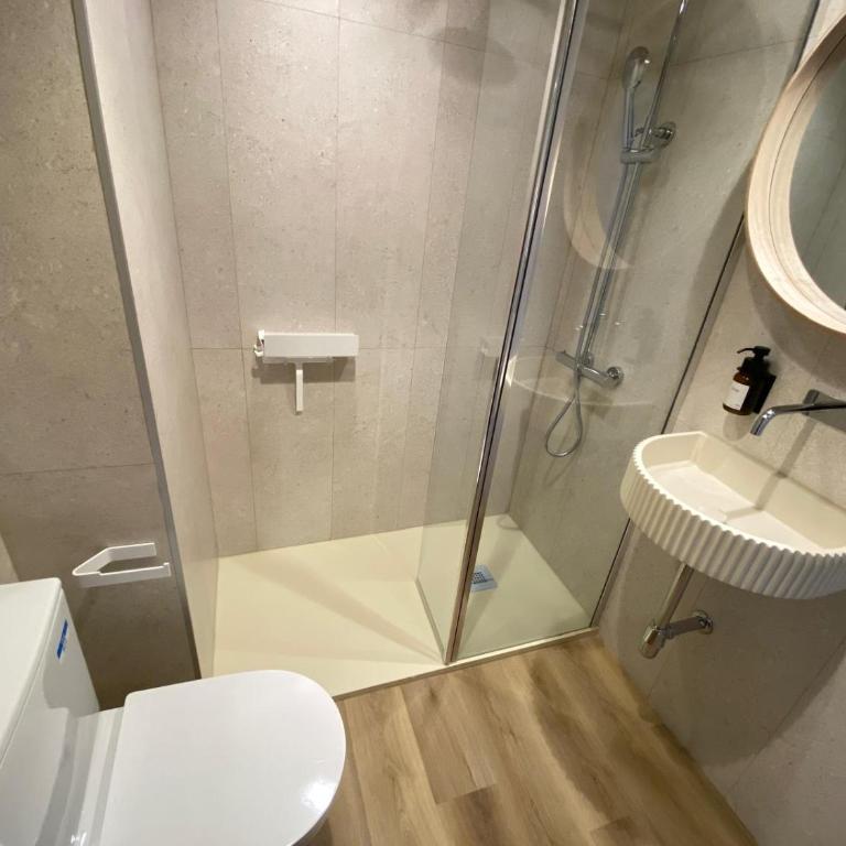 Llum, confort i disseny al cor de Playa de Aro - Apartamento de 2 dormitorios con vistas al río - 2