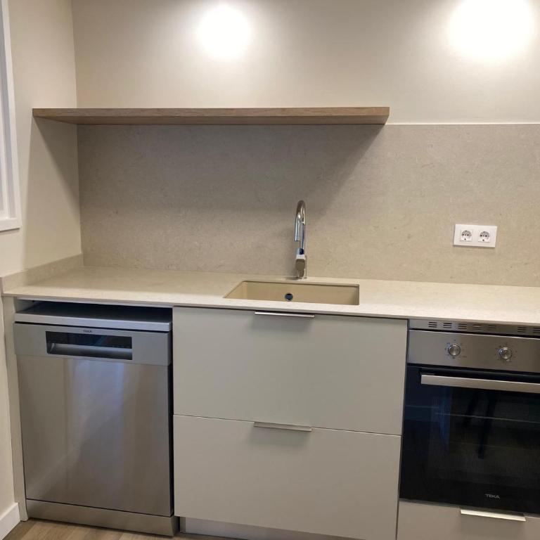 Llum, confort i disseny al cor de Playa de Aro - Apartamento de 2 dormitorios con vistas al río - 3