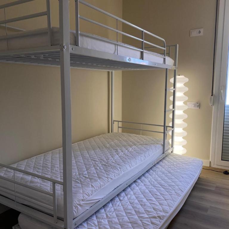 Llum, confort i disseny al cor de Playa de Aro - Apartamento de 2 dormitorios con vistas al río - 5