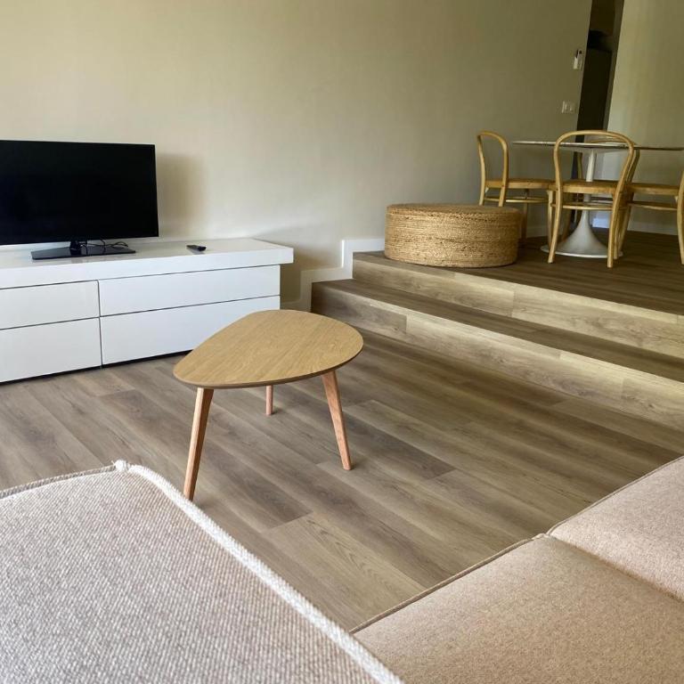 Llum, confort i disseny al cor de Playa de Aro - Apartamento de 2 dormitorios con vistas al río - 1