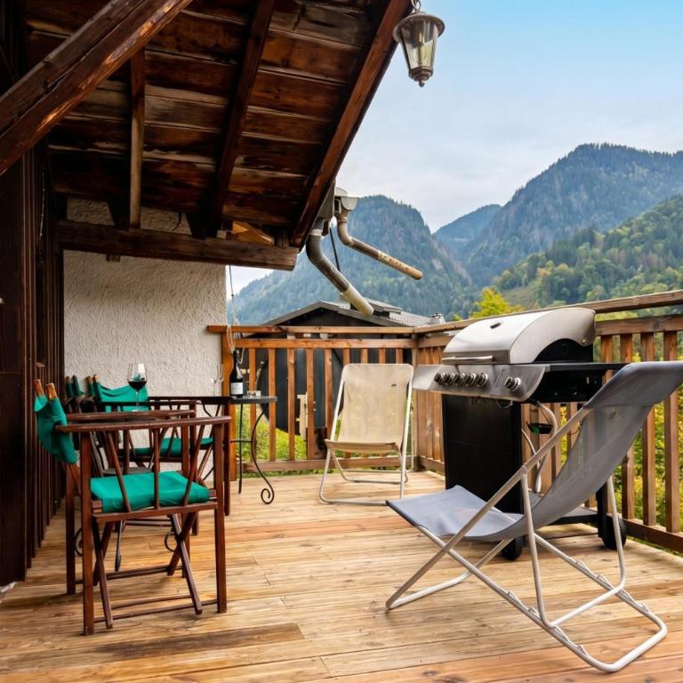 Entire Chalet Apartment ; Stunning Balcony Views - Chalet 3 Chambres - 11