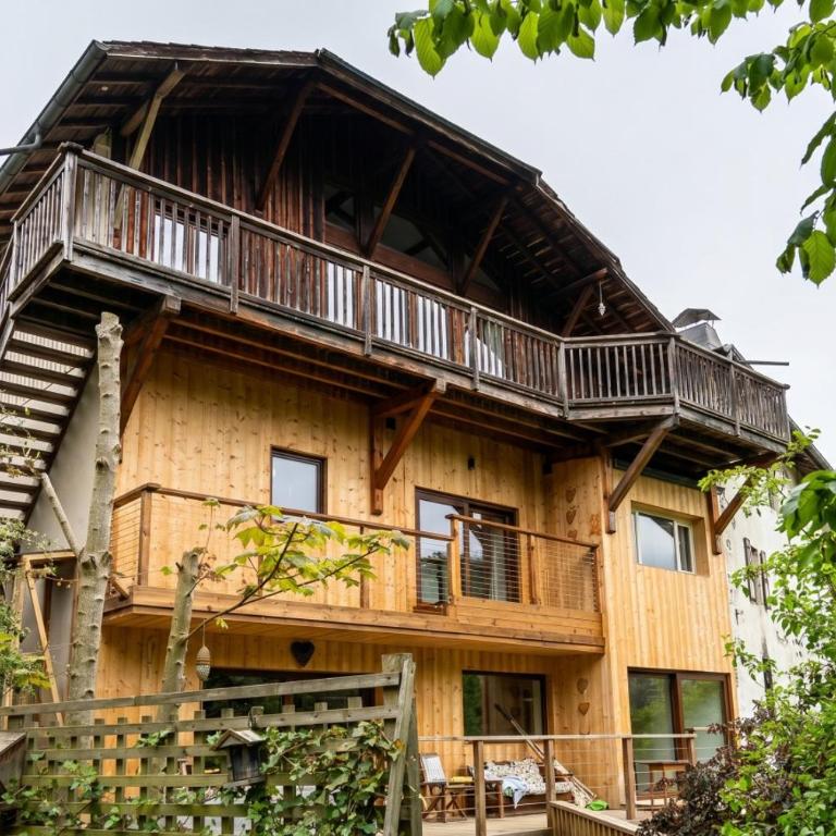 Entire Chalet Apartment ; Stunning Balcony Views - Chalet 3 Chambres - 1
