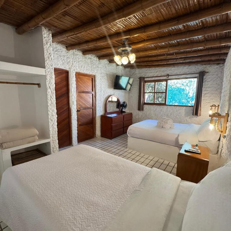 Hotel Fundo El Arrabal - Two-Bedroom Bungalow - 1