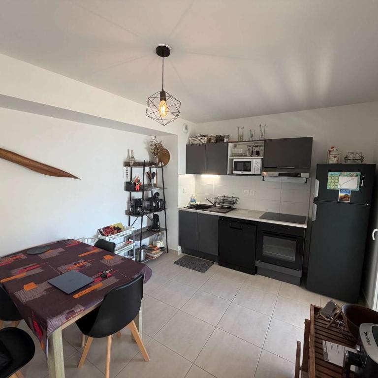 Appartement climatisé, moderne avec terrasses à 500m de la mer - Appartement - 1