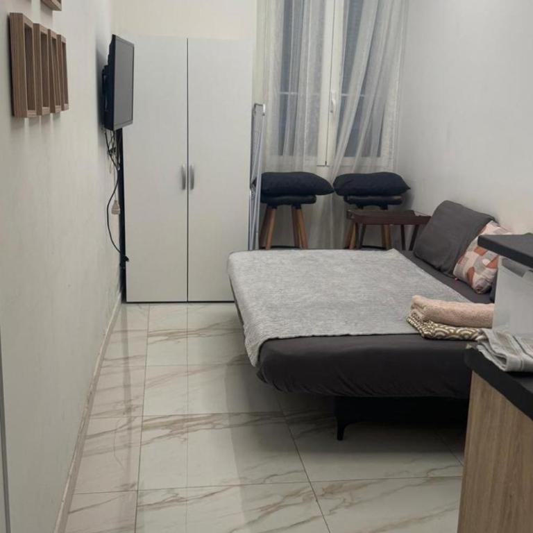 Nice Old Town Studio Sleeps 2 - Studio Standard - 1