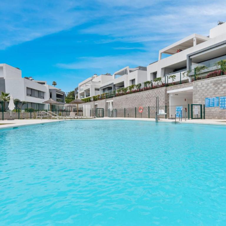 Escapada de lujo con piscina y jardines - Apartment - 8