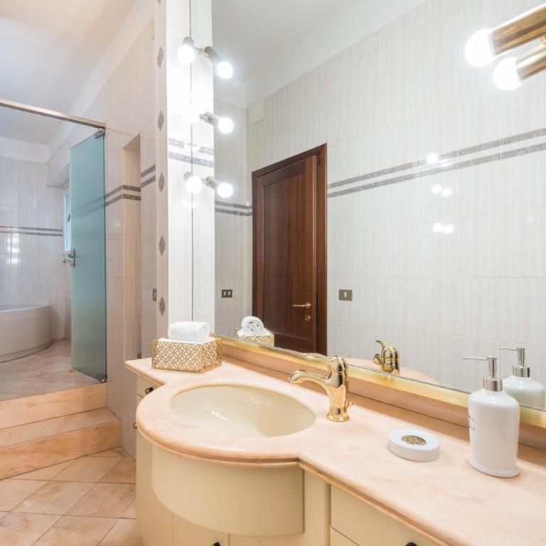 Design Apartments Florence- Florence City Center - Appartamento con 1 Camera da Letto - Via Venezia 10 - 21