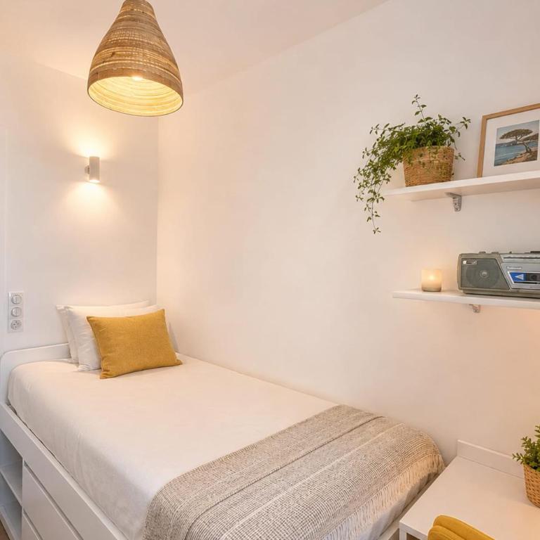 HENRI CAMILLE REAL ESTATE -ARMOR - Sea view big terrace sunny 1 bedroom - Appartement - 20