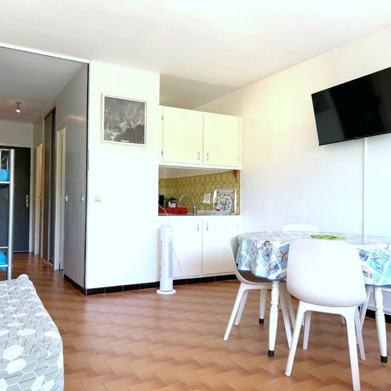 Studio cabine avec terrasse et parking, à 250 m de la plage d'Aiguebelle, Le Lavandou - FR-1-251-187 - Apartment (4 Erwachsene) - 15