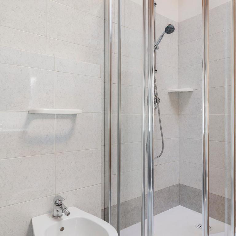Casa Serena&Giacomo - Appartamento Deluxe con 2 Camere da Letto e Vista Giardino - 11