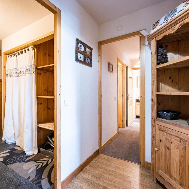 Appartement 8 pers, proche pistes, parking inclus - FR-1-518-104 - Apartment - 7