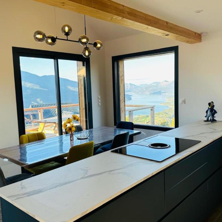 Spacious house with stunning views Puy-Sanières - Maison de Vacances - 8