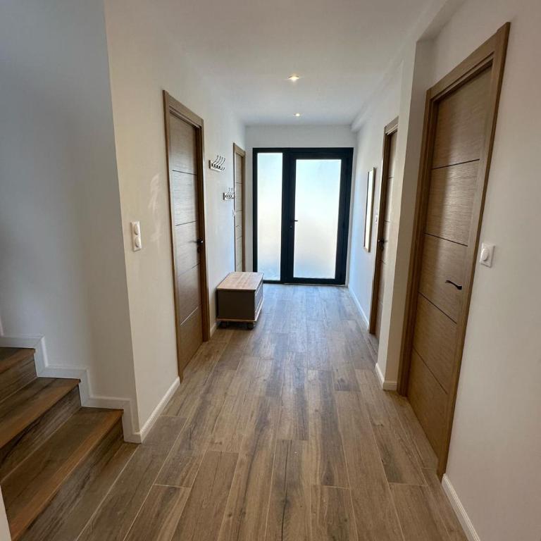 Spacious house with stunning views Puy-Sanières - Maison de Vacances - 20