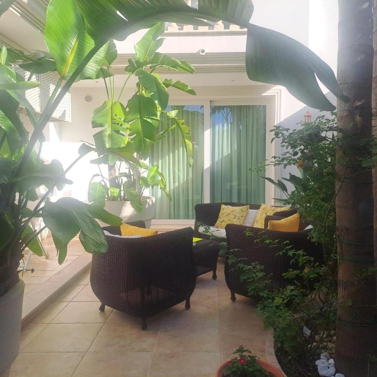 Falli Exclusive Rooms and Breakfast -Boutique B&B- - Camera Familiare con Vista Giardino - 12