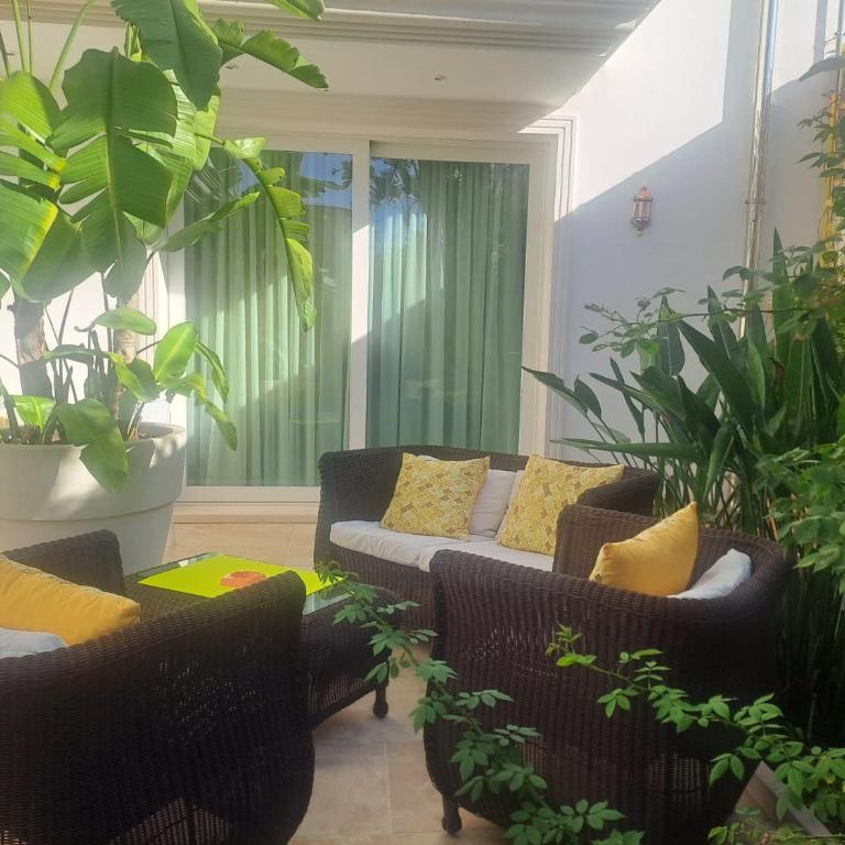 Falli Exclusive Rooms and Breakfast -Boutique B&B- - Camera Familiare con Vista Giardino - 13