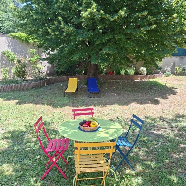 Studio Lumineux avec jardin & piscine à Vaison la Romaine - Appartement 1 Chambre - 12