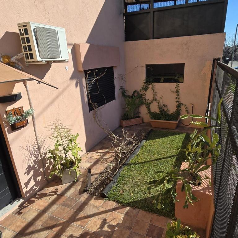 Casa céntrica, a cuadras de la Basílica! - Casa con 1 dormitorio - 2