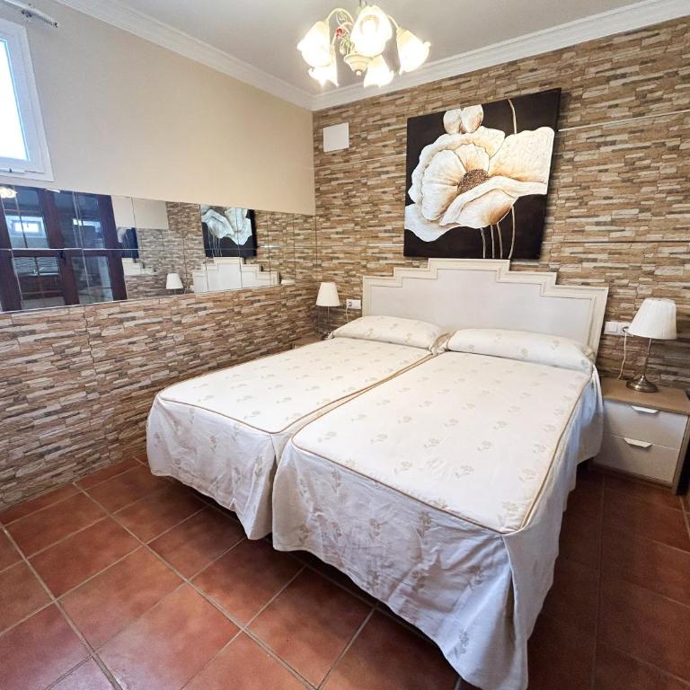 Villa Rosal- Solo familias y parejas - Chalet mit eigenem Pool - 7