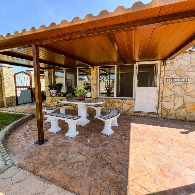 Villa Rosal- Solo familias y parejas - Chalet mit eigenem Pool - 11