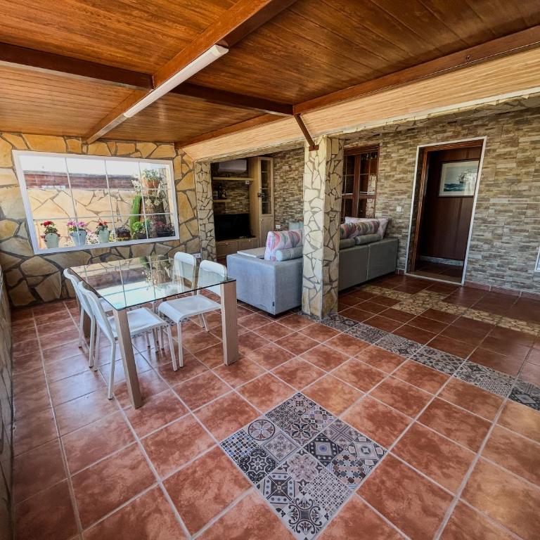 Villa Rosal- Solo familias y parejas - Chalet mit eigenem Pool - 9