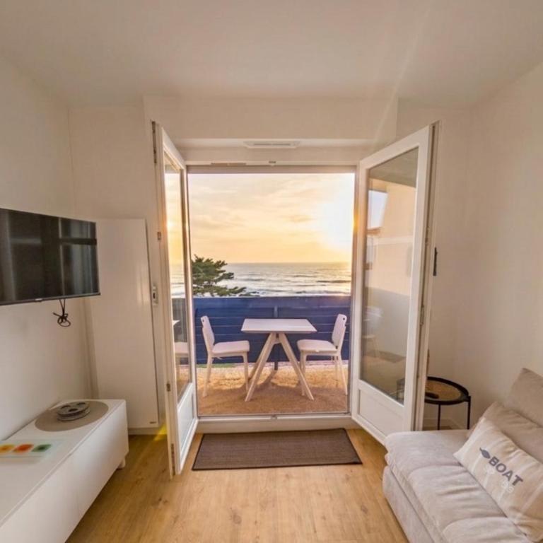 Sunny Flat with Sea-View Balcony - Appartamento - 12