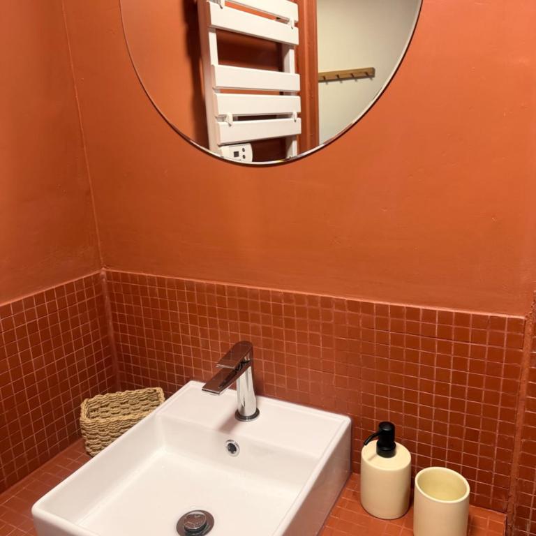 Bas de villa, 6 pers, piscine, terrasse, proche sablettes - Appartement 2 Chambres avec Piscine Privée - 26