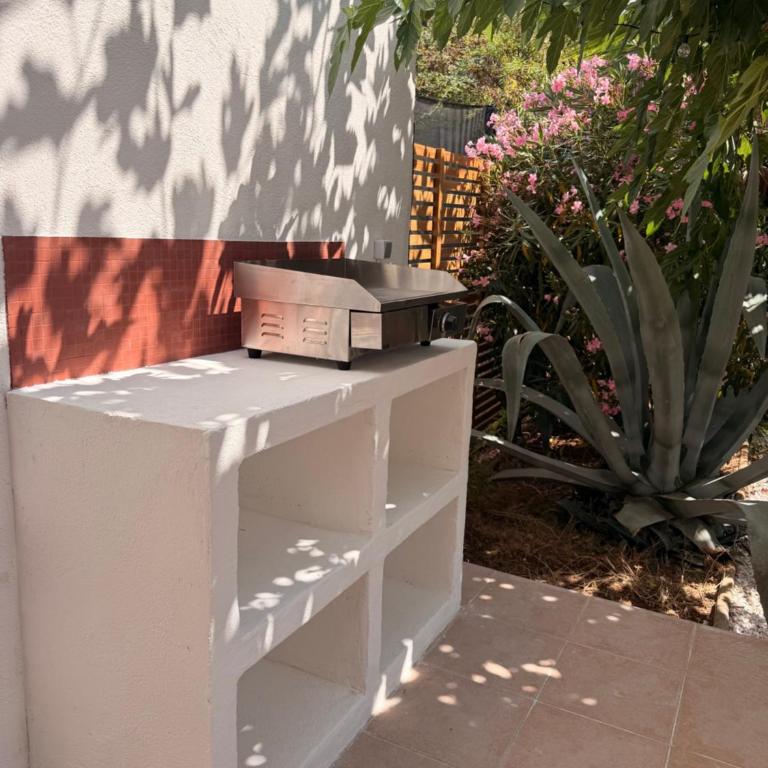 Bas de villa, 6 pers, piscine, terrasse, proche sablettes - Appartement 2 Chambres avec Piscine Privée - 28