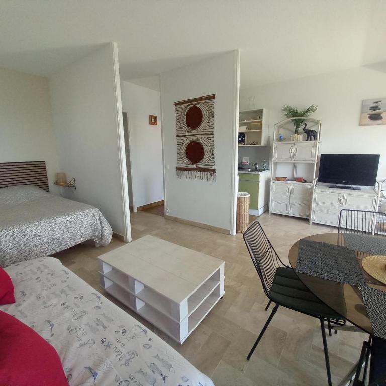Trident - Studio - Vue sur Mer - 12