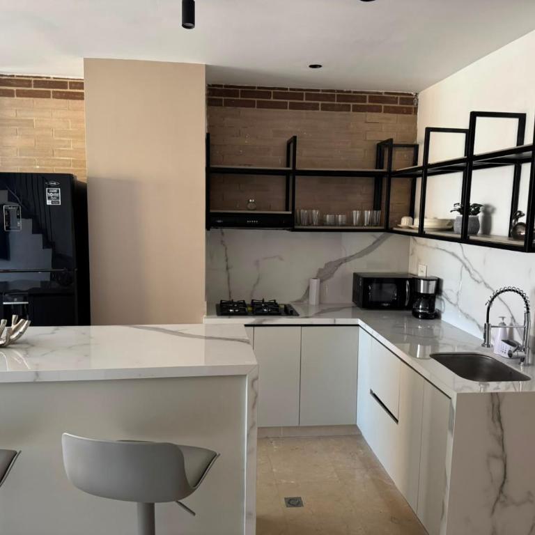 Apartasuites Shanty - Deluxe Family Room - 7