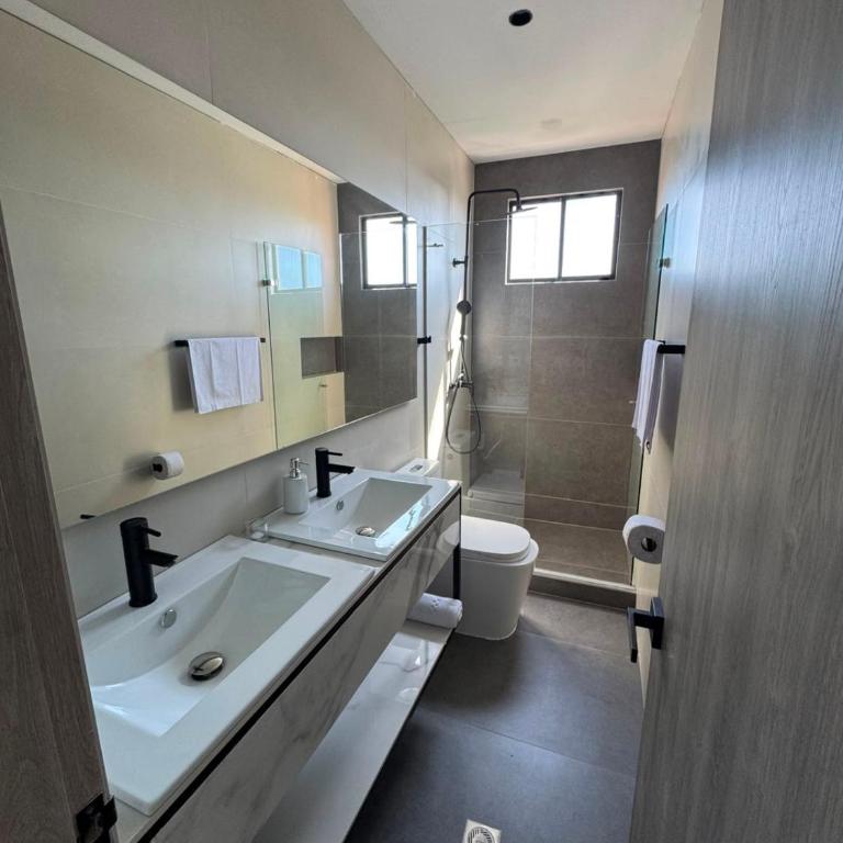 Apartasuites Shanty - Deluxe Family Room - 11