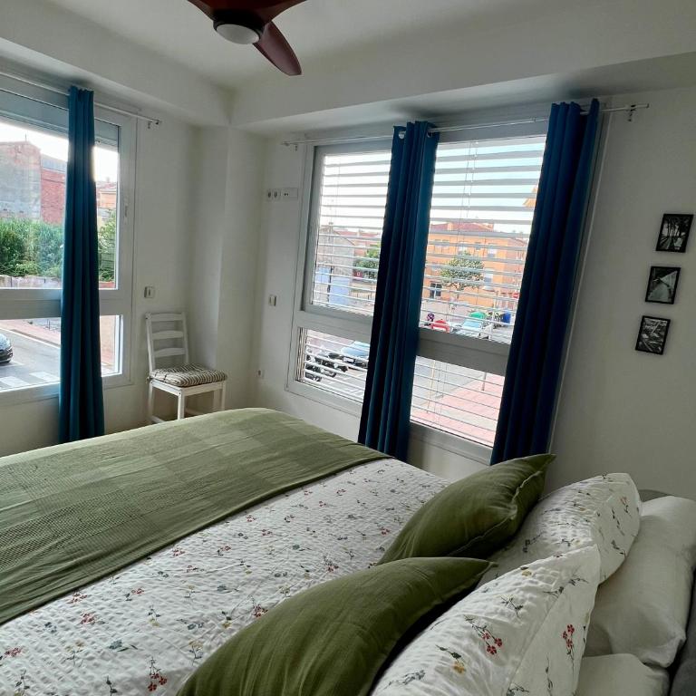 Apartamento luminoso con parking a 250 m de playa y centro - Apartamento de 1 dormitorio - 3