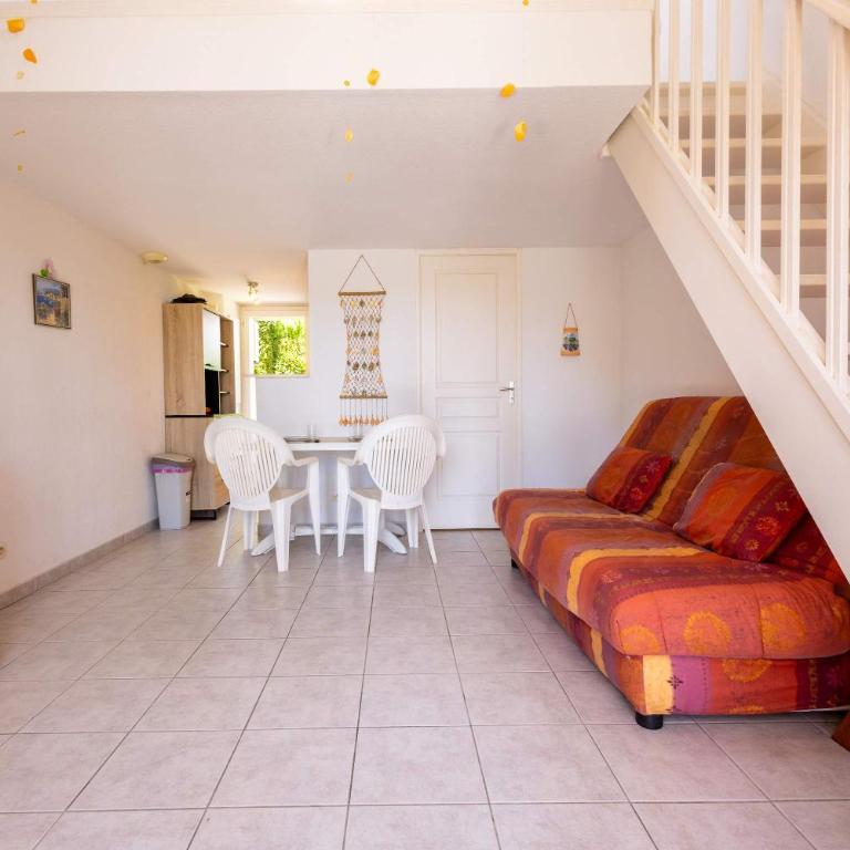 Pavillon pour 4 personnes dans une résidence avec piscine - Maison de Vacances - 4