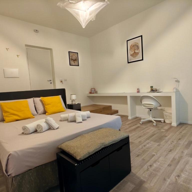 Ara Home - Double Room with Shared Bathroom - 5