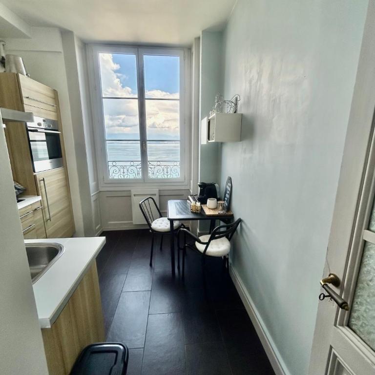 Chez Émilie, vue à 180 sur le Lac Léman - Appartement 1 Chambre avec Vue sur la Baie - 7