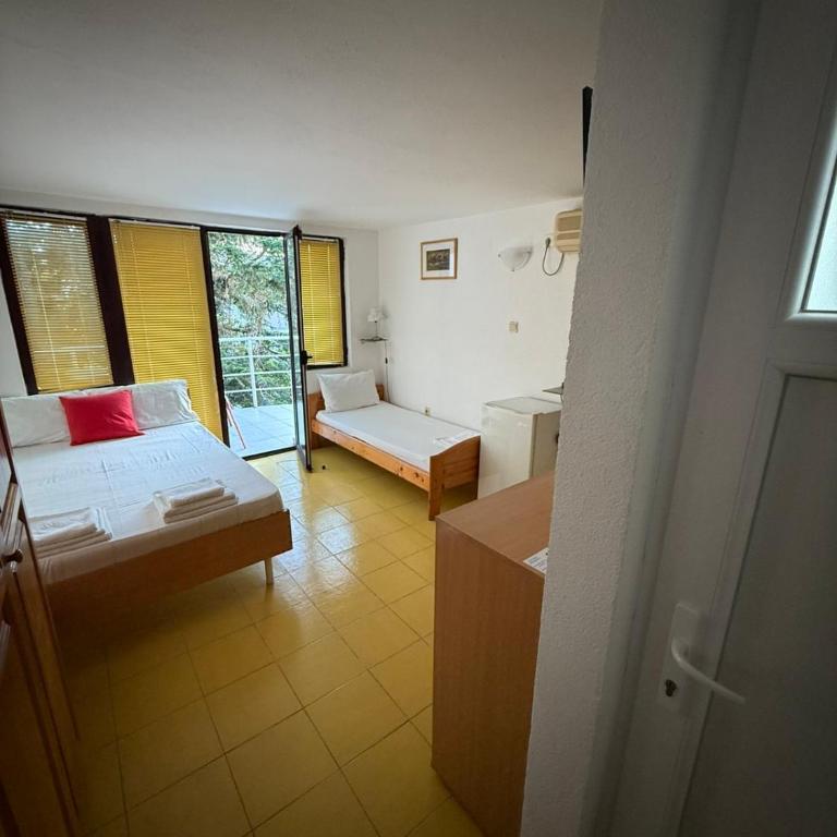 Apartmani Popovic, trokrevetni studio - One-Bedroom Apartment - 2