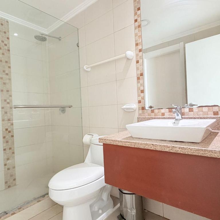 Suite 603, Riverfront, vista al río, Puerto Santa Ana, Guayaquil - Apartamento de 1 dormitorio - 9